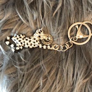 Faux crystal leopard keychain